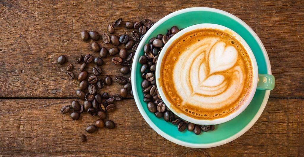¿Por qué es beneficioso tomar café en dosis moderadas?